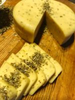 Kars Kekikli Göbek Kaşar Peyniri 1000 Gr - Görsel 3